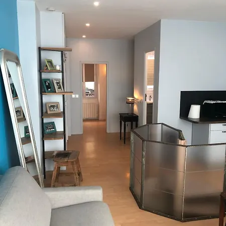 Loft 2 Bedroom Loft Effeil Tower Ac By Lcc Agency דירה